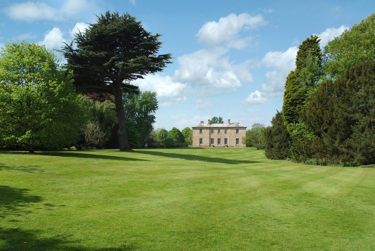 Saltmarshe Hall Экстерьер фото